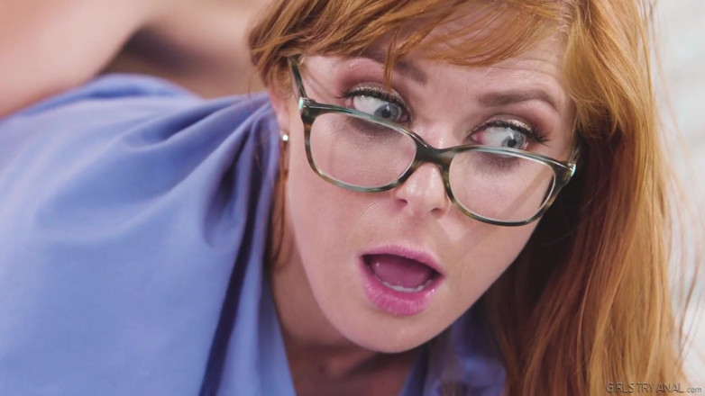 Girlsway: GIRLSWAY - Он снова застрял, Adriana Chechik и Penny Pax