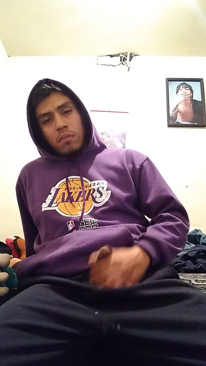 AlexAlejandro13: Awak mahu melihat saya menumpahkan susu di atas katil adik...