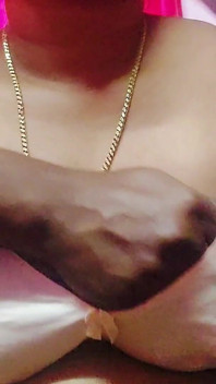 Des amants desi indiens commencent une vidéo de sexe hindi hard complète