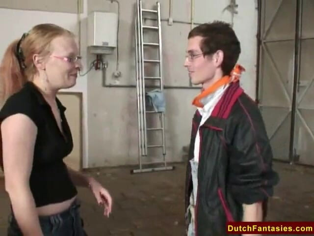 Dutch Fantasies: Spex la ragazza bionda soddisfa il grosso cazzo del suo...