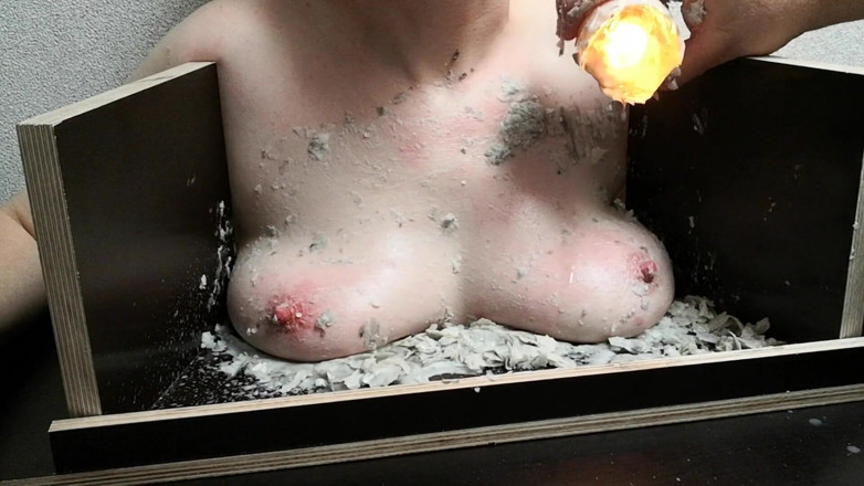 Bouncy Tits Action: Mesin waxing tetek 3