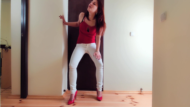Adele Amber: 젖은 흰색 청바지,,,,,