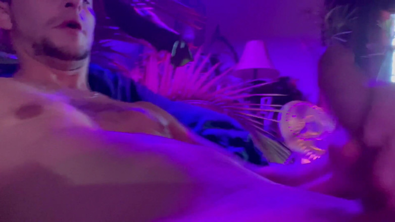 Sexy gardener: Alleen door mijzelf