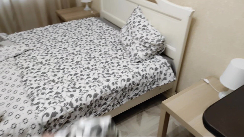 S-Wife Katy: Ich habe im Hostel eine Tantaly-Puppe gefunden und meine sahnige...