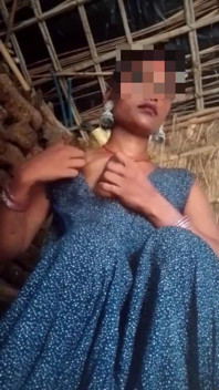 Indianca Bhabhi și-a condimentat țâțele și și-a atins pizda cu degetele