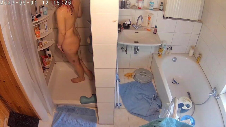 KittieNoOne: Ditangkap melancap di bilik mandi lagi