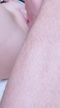 Adik tiri muda merintih dengan perlahan- lahan, seluruh pepeknya dikongkek dalam creampie dan air mani - awek Kawaii
