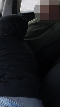 青少年老师在室外停车场为每个人吮吸我的鸡巴 - 与Misscreamy附近的人一起非常冒险