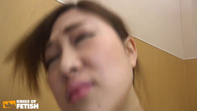Pure Japanese adult video ( JAV): Tetovaná japonská holka je ošukaná do pusy a ošukaná nadrženým...