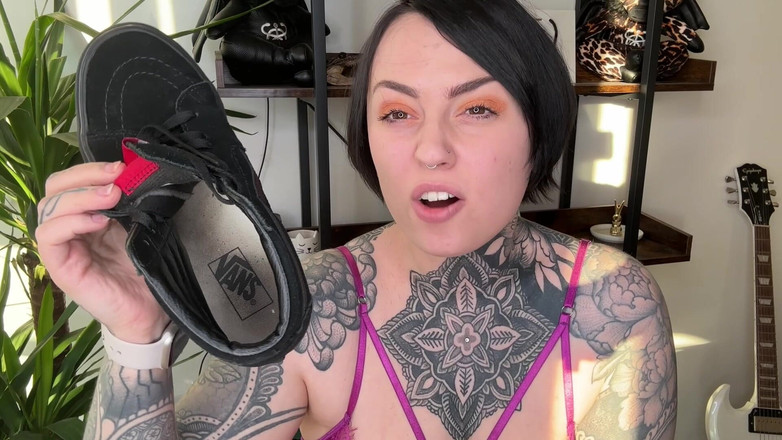 Miss Valentina: Umiliazione della pianta lurida