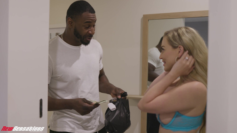 HotwifeXXX: Blake Blossom Has Time to Play with BBC Delivery
