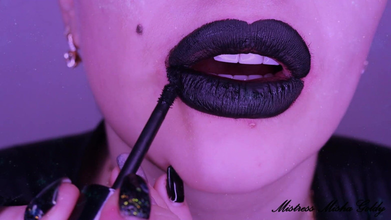 Goddess Misha Goldy: Bibir hitam glossy mendapatkan kontrol total atasmu! JOI yang memukau