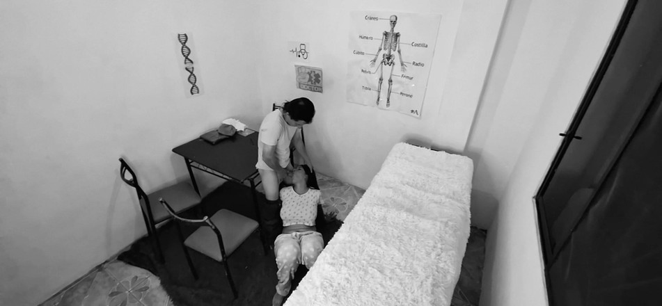 Lady: एफएफएम तिकड़ी - कामुक बूढ़े आदमी ने अपनी बड़े स्तनों वाली पत्नी के साथ डॉक्टर के कार्यालय में सेक्स किया और सुडौल डॉक्टर इसमें शामिल हो गया