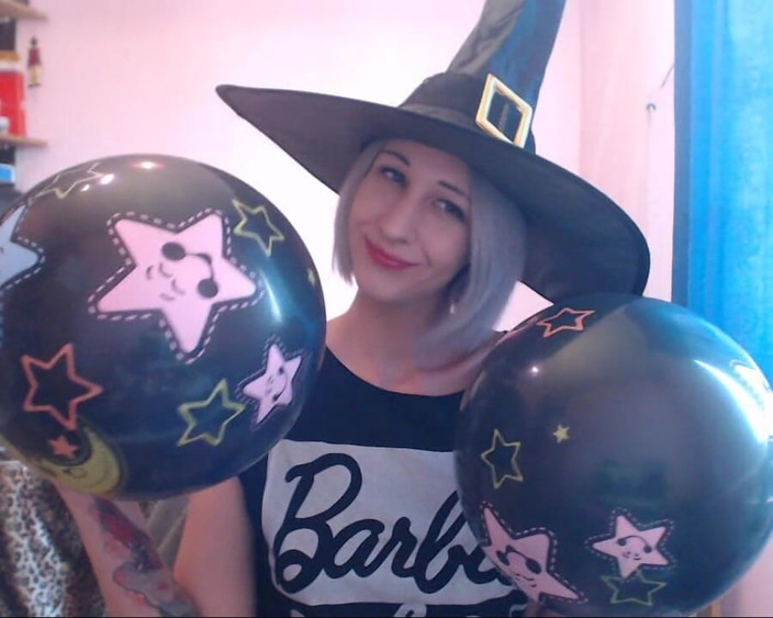 Cuteblonde666: Soprando balões