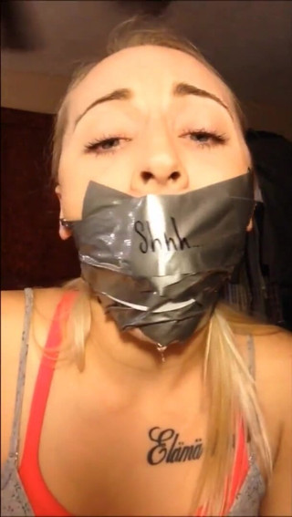 Selfgags classic: Sono il tuo piccolo segreto imbavagliato!