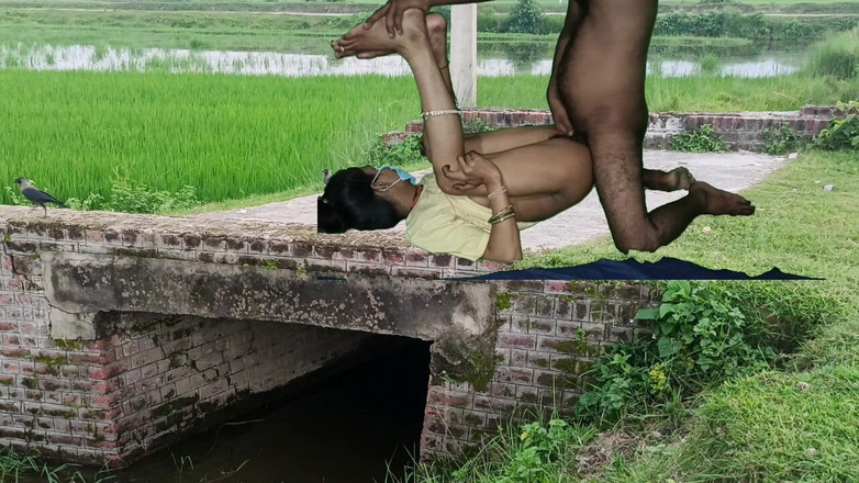 RAKP355: Nieuwe Indische moslima eerste keer seksvideo voor universiteitsmeisje