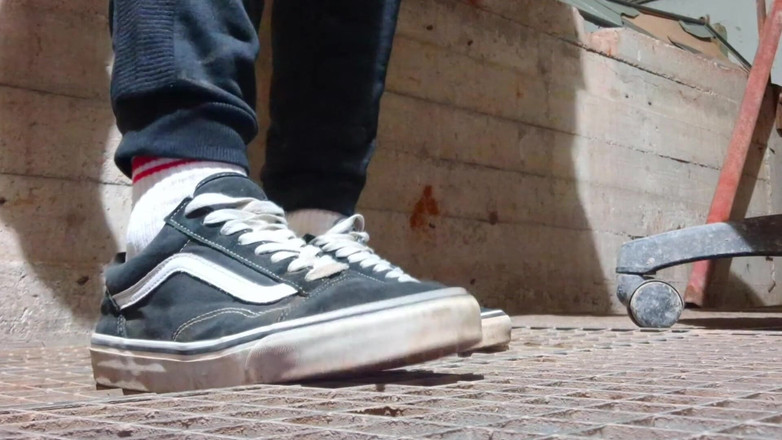 jerkofflover: Video saya yang diedit bermain dengan but Vans