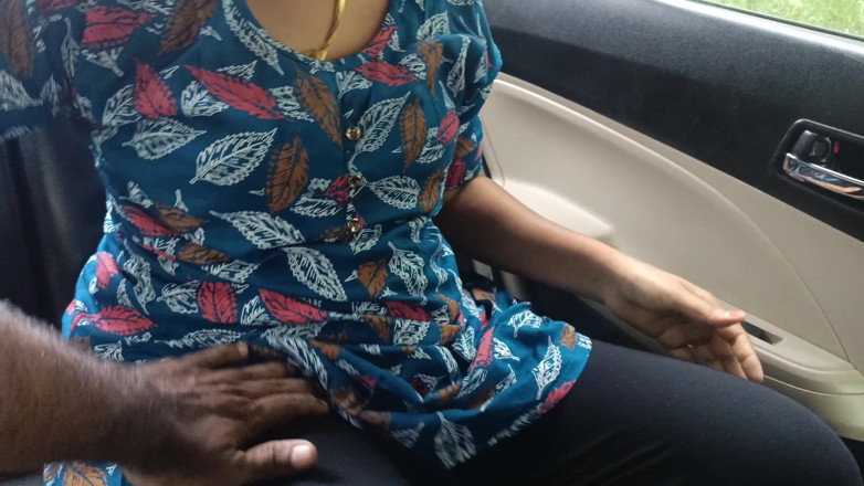 Inba: Awek pejabat menikmati percintaan peranan dalam kereta