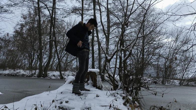 Idmir Sugary: Cold Lake Jerking off