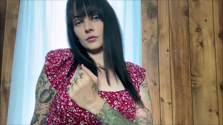 Miss Morticia: Red Daisy Deep