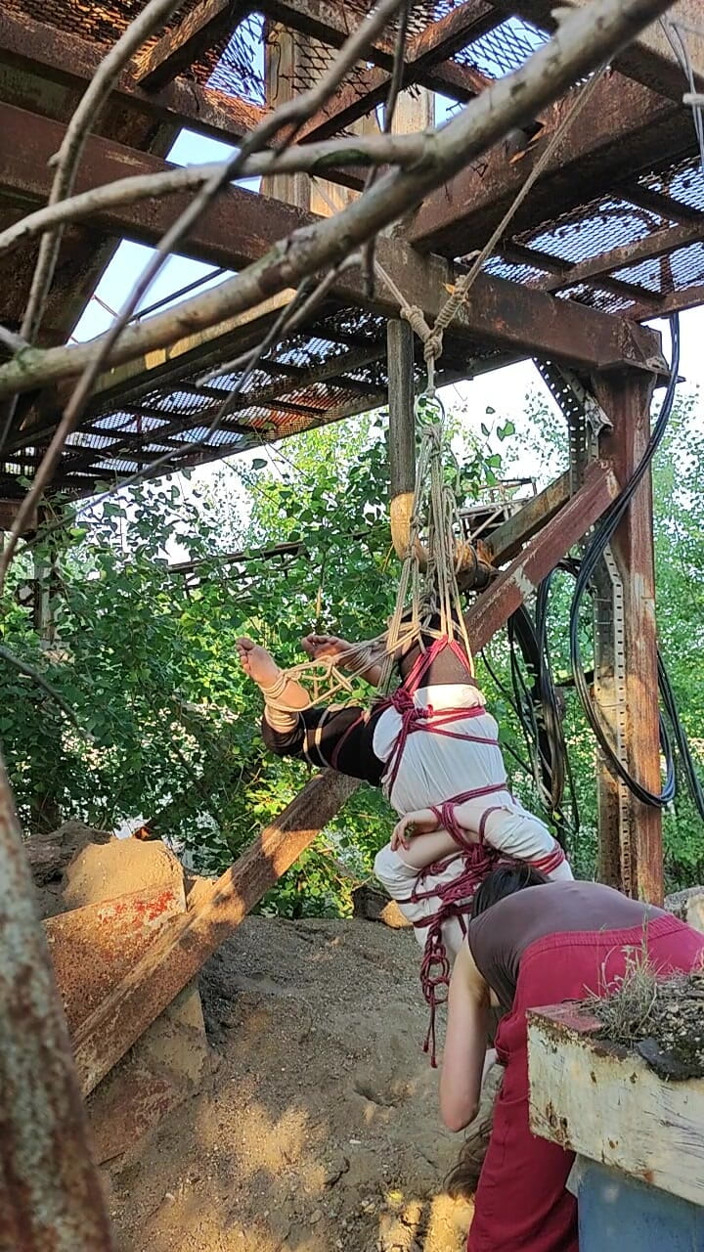 FenekManul: Prințesa Shibari iese afară