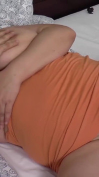 Velká kráska potěší tvrdý dong se svými obrovskými prsy