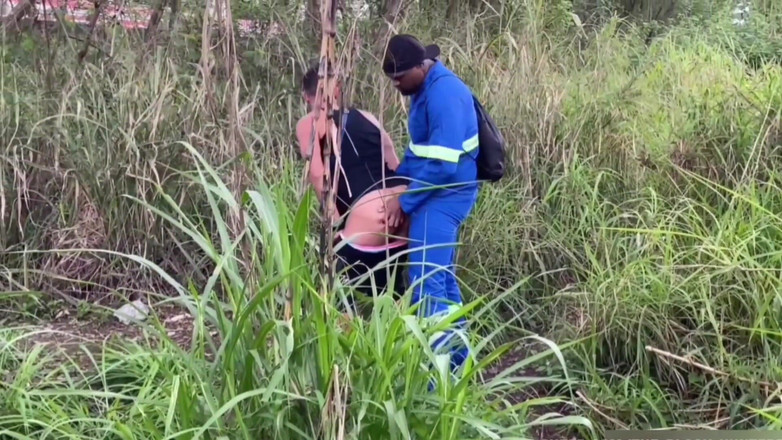 TheBlacKHunterr: Arbetaren gick förbi parken och fick en