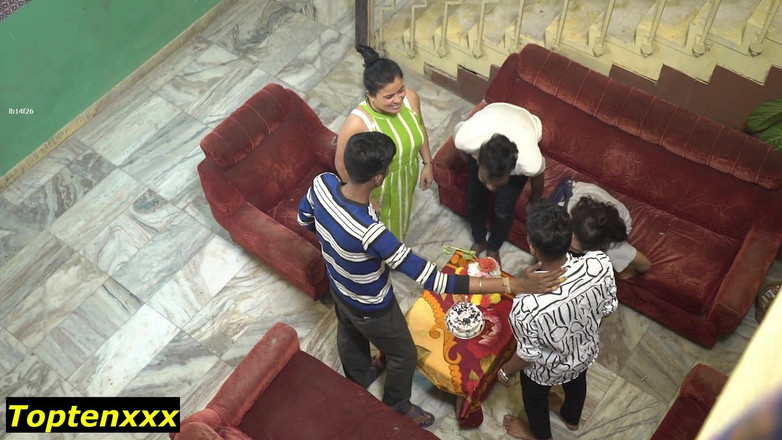 TopTenXXX Premium: Індійська дезі має еротичний секс на день народження
