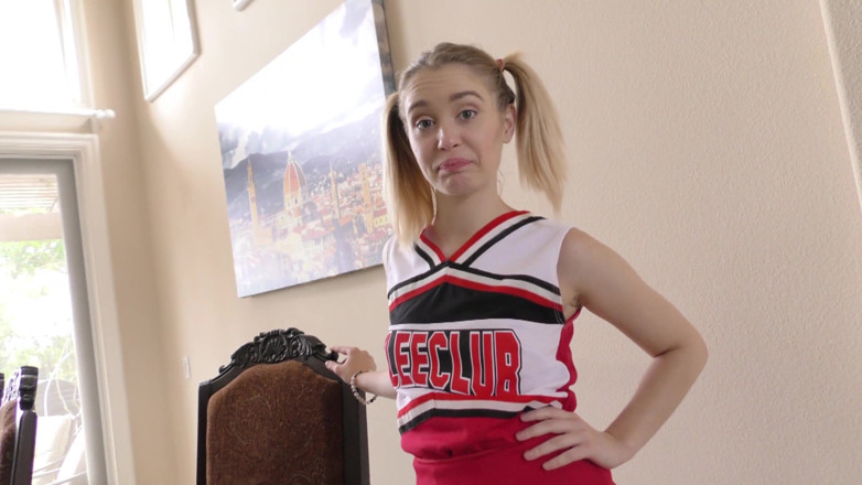 Hefburg: 18yo Cheerleader with Braces Loves It