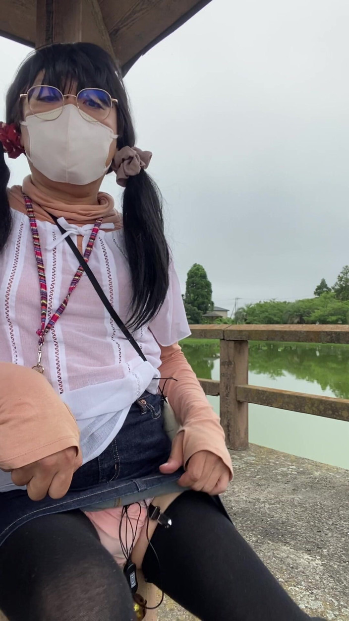 megu2002: No. 279: Showing off Among Anglers in the Park
