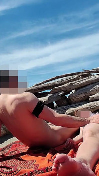 253 - menjolok pepek basah di pantai dan ditangkap dan diganggu oleh pemerhati - Misscreamy