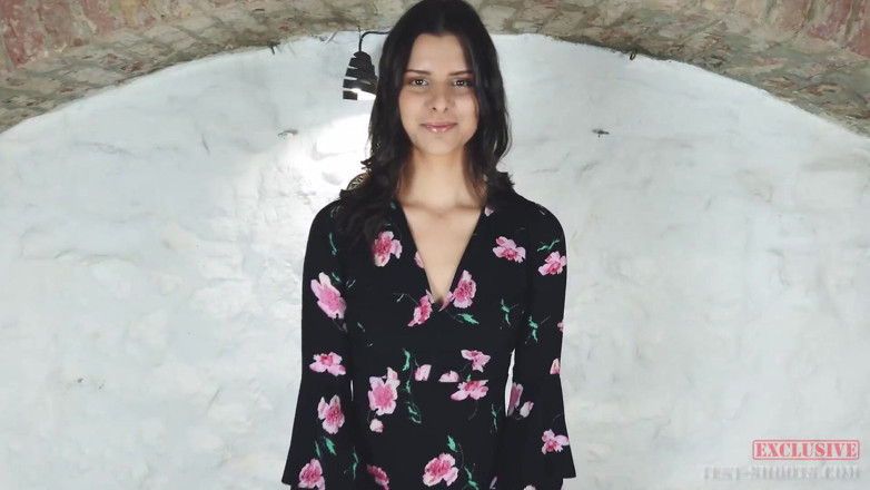 Test-Shoots: Exkluzivní video s hezkou roztomilou pannou Teen Violou Kat v...