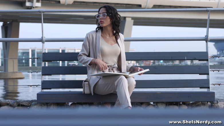 She is Nerdy: Fucking sexy nerdy brunette