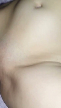 La sorellastra dal corpo perfetto mi cavalca prima di andare a letto
