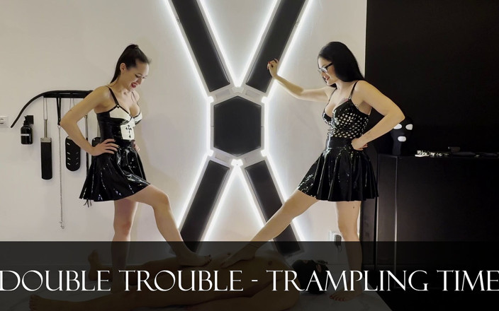 Lady Blackdiamoond: Double Problème : Piétiner le Temps