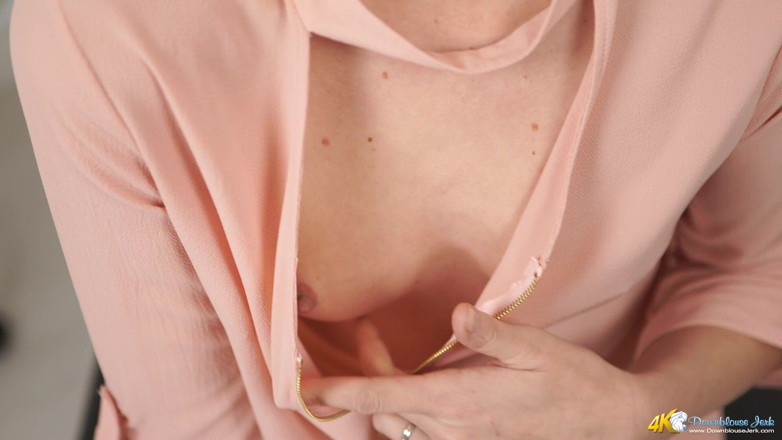 DownblouseJerk: Ariel Anderssen - Děkuji doktore - JOI