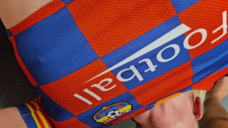 ScarlettStClaire: 啦啦队长喜欢深喉足球运动员鸡巴