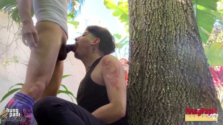 Hung Papi: Butt Fucking Tree Huggers Gay Anal wytryski Głębokie hodowle! Hung...