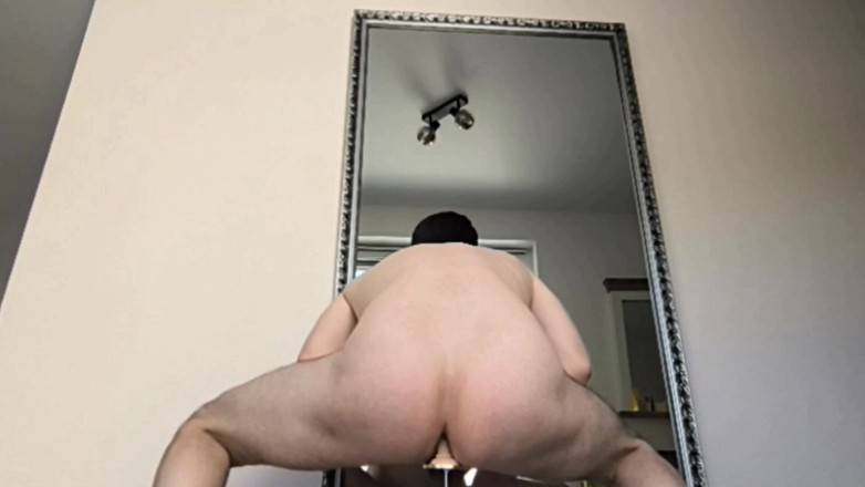 Kinkymah: Twink chơi với âm hộ màu hồng trước khi cưỡi dương...