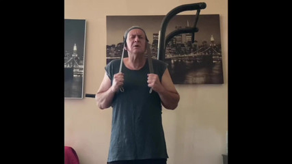 Alex Igogo: Ćwiczyć i masturbować się