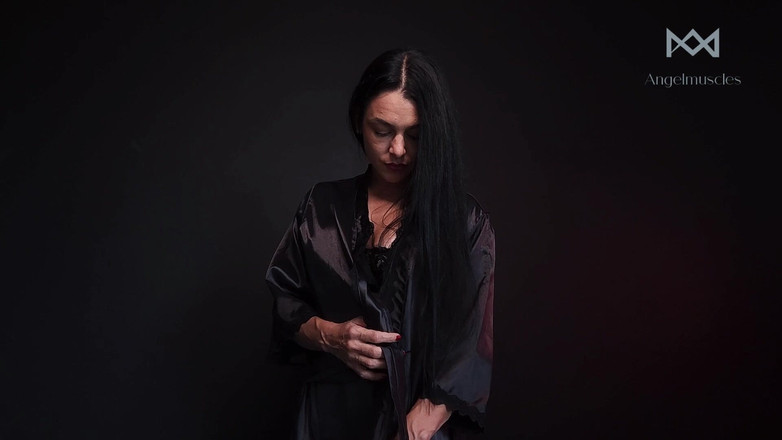 Angelmuscles: İpek Cübbe Takıcılığı: Daha Çok Sevmenize Yetecek Kadar