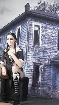 Sharlotte Thorne - 430 - Photoshoot Backstage