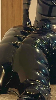 Анальный тест латексного инопланетянка, часть 2 - Alex Latex