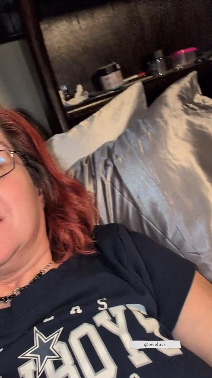 Elianna: Pemenang membuatkan pepek saya basah