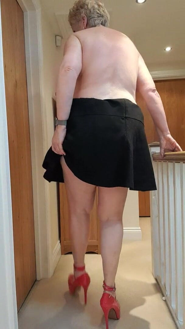 Uk Joolz: Short skirt, no knickers, bare legs, and heels