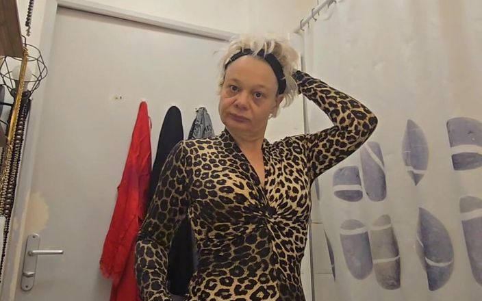 Sofy13: Milf madura um pouco cadela gosta de sexo