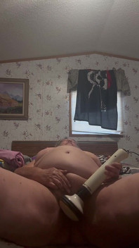 Love on My Granny‘s Slutty Nakedness