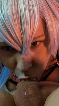 Cosplayer Gives Deepthroat Blowjob in 69