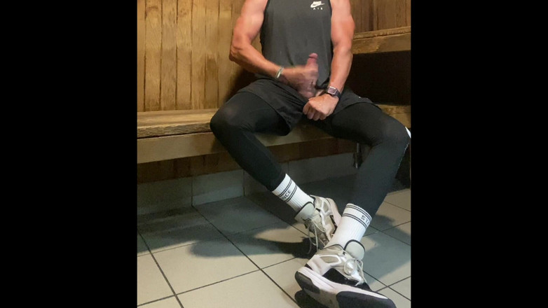 JockDad87: JockDad87의 사우나에서 또 다른 정액