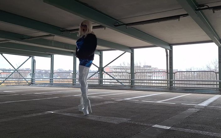 Strapsex: Gina Outfits Ii